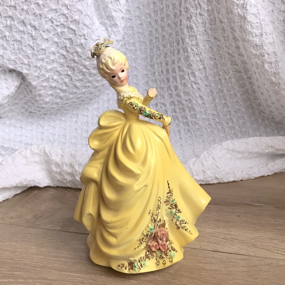 Vintage Josef Originals figurine Victorian lady yellow Matte finish flow…